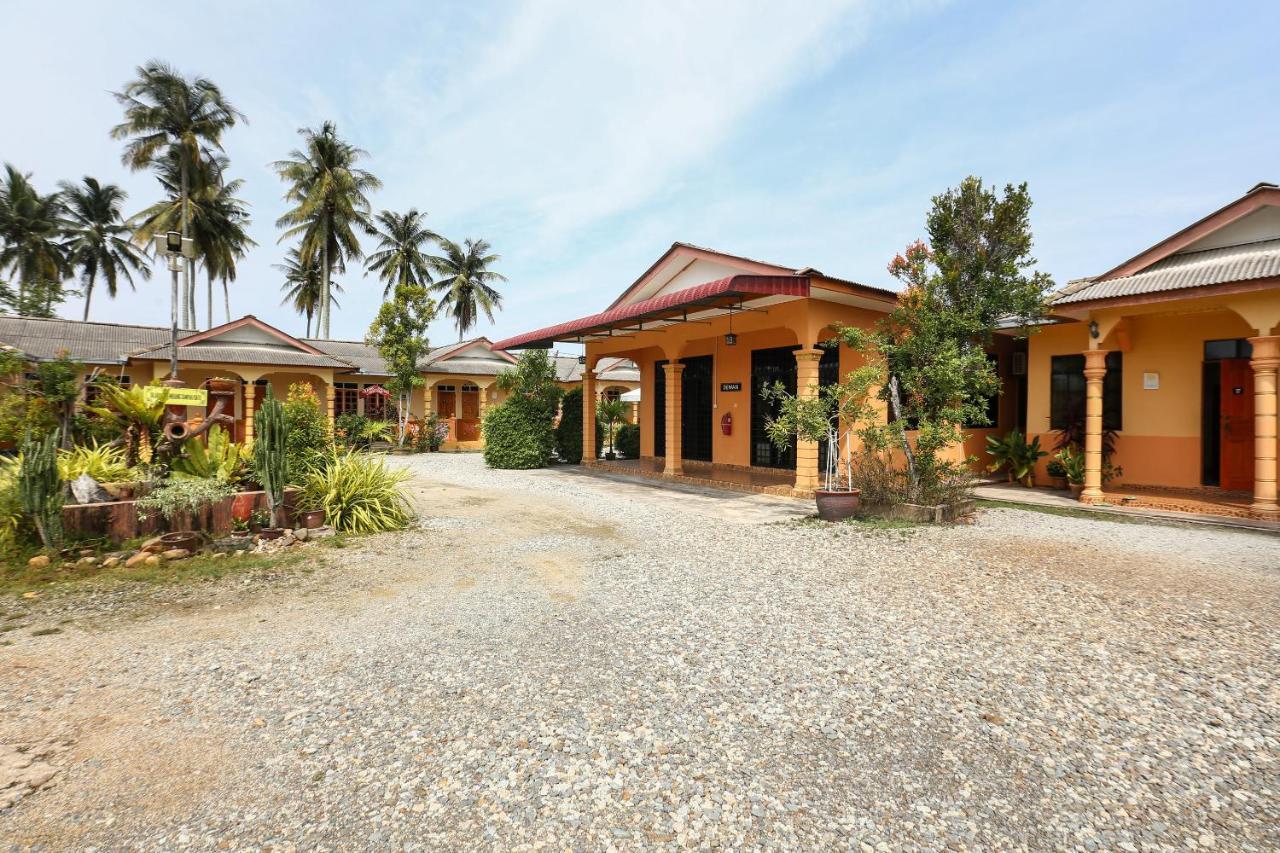 Oyo 89887 Chalet Yunie Marang Zewnętrze zdjęcie