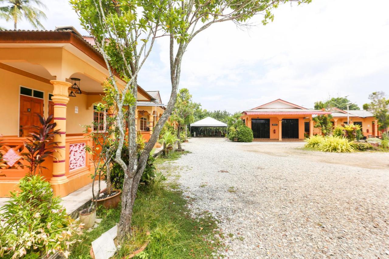 Oyo 89887 Chalet Yunie Marang Zewnętrze zdjęcie