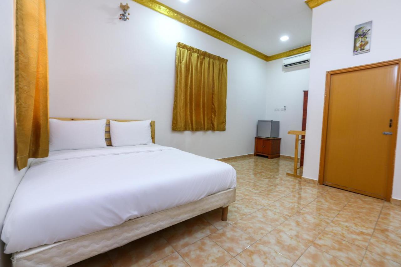 Oyo 89887 Chalet Yunie Marang Zewnętrze zdjęcie