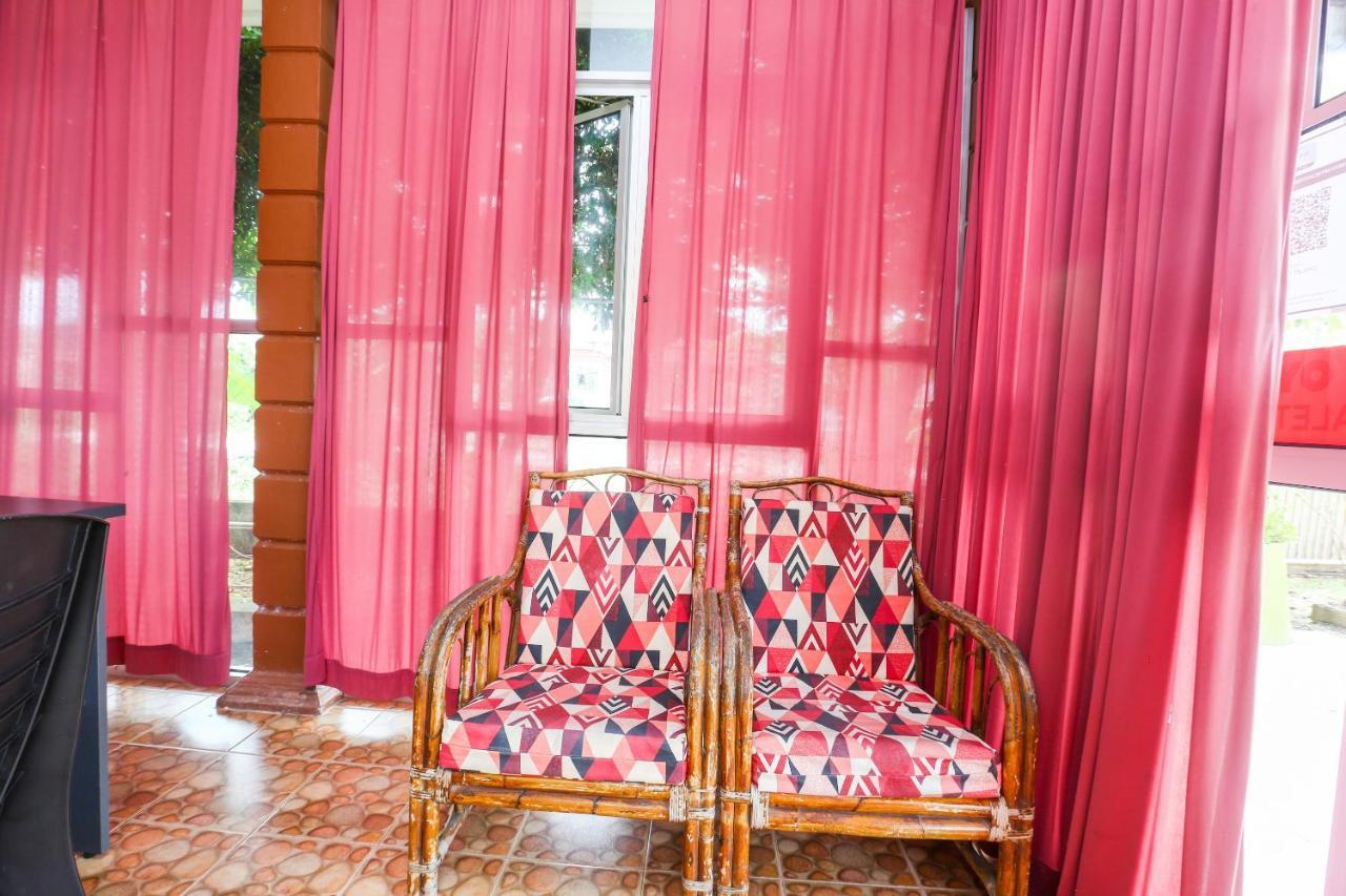 Oyo 89887 Chalet Yunie Marang Zewnętrze zdjęcie
