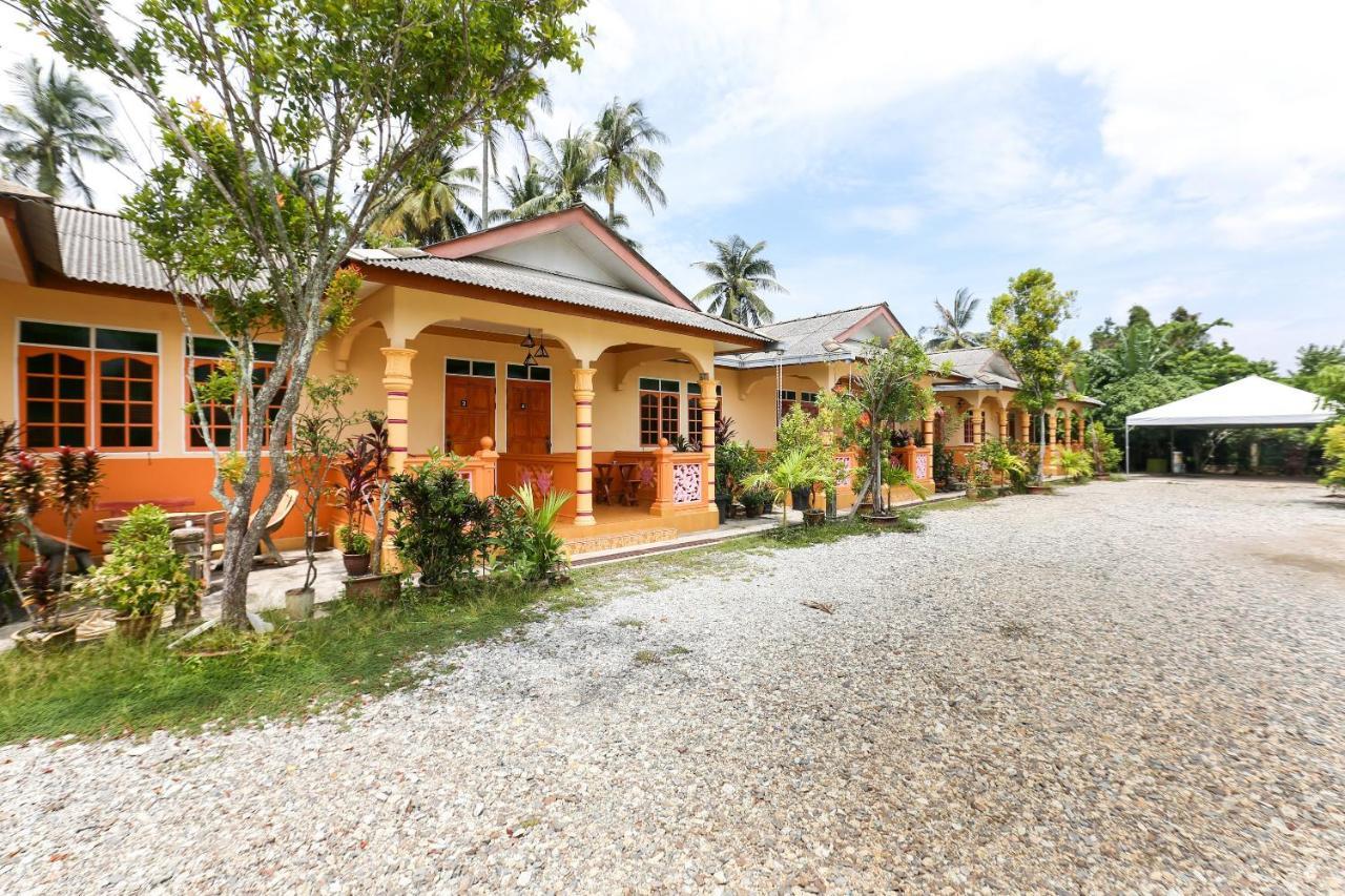 Oyo 89887 Chalet Yunie Marang Zewnętrze zdjęcie