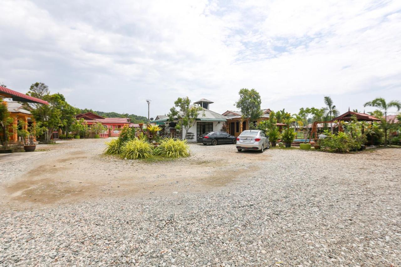 Oyo 89887 Chalet Yunie Marang Zewnętrze zdjęcie