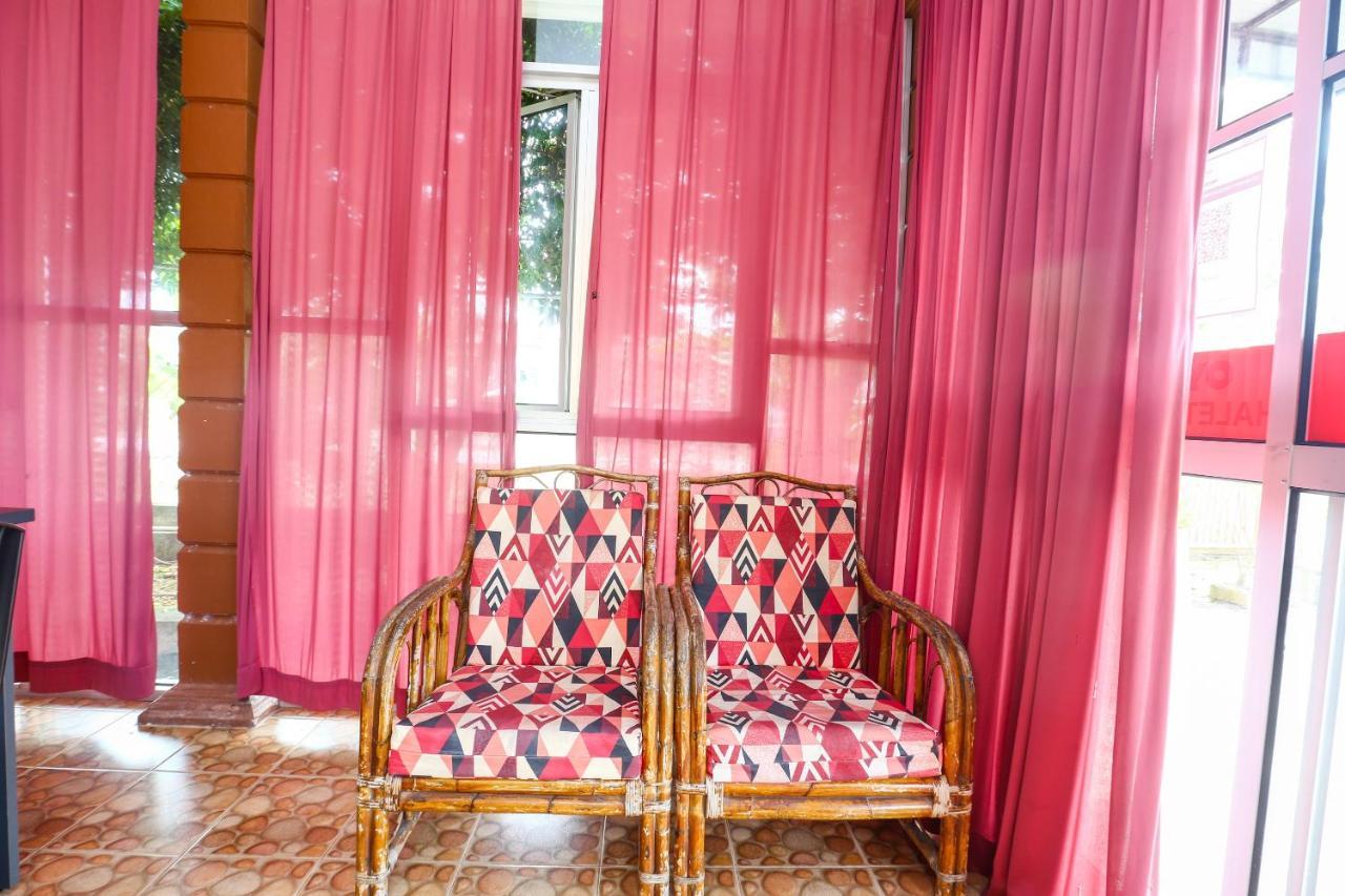 Oyo 89887 Chalet Yunie Marang Zewnętrze zdjęcie