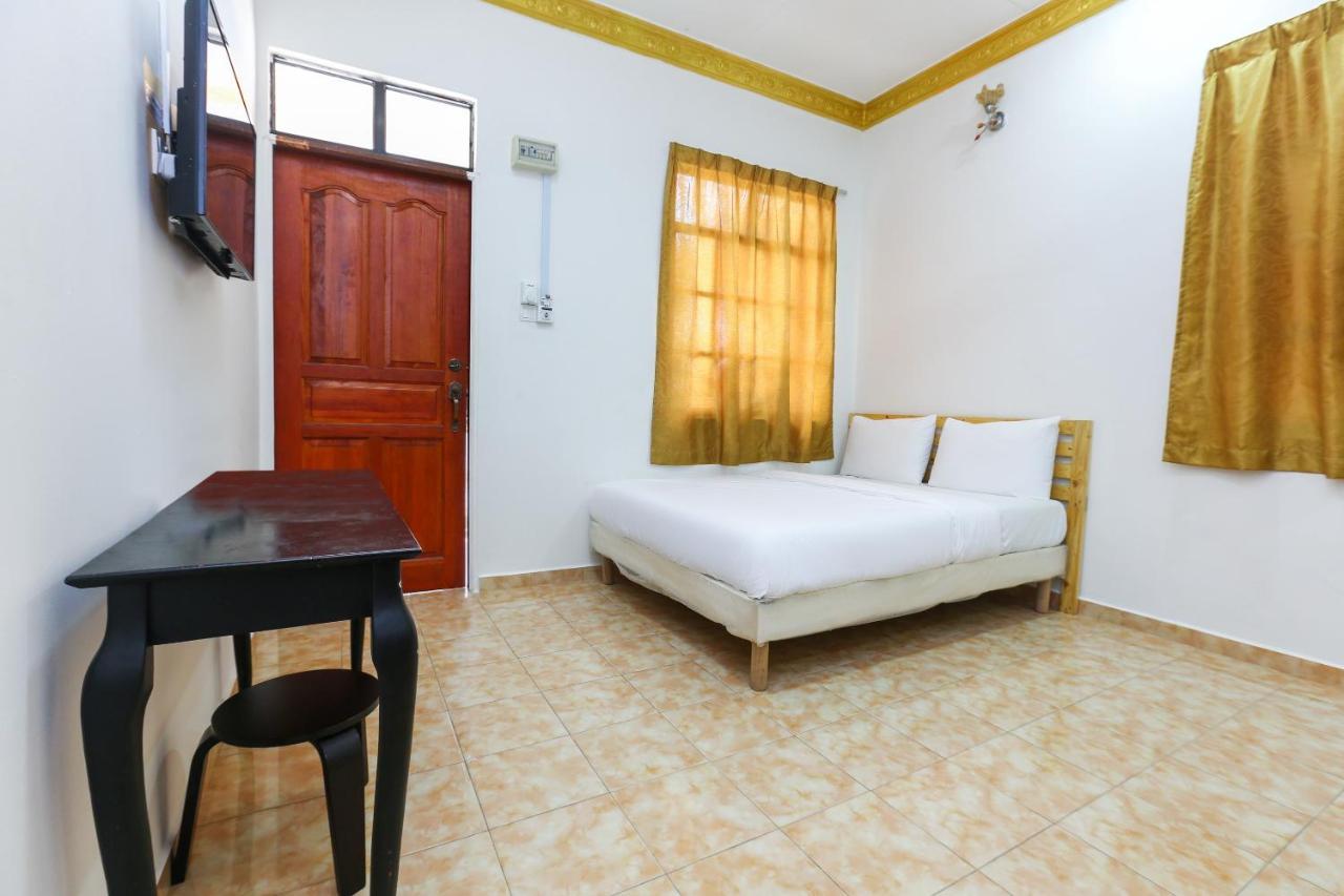 Oyo 89887 Chalet Yunie Marang Zewnętrze zdjęcie